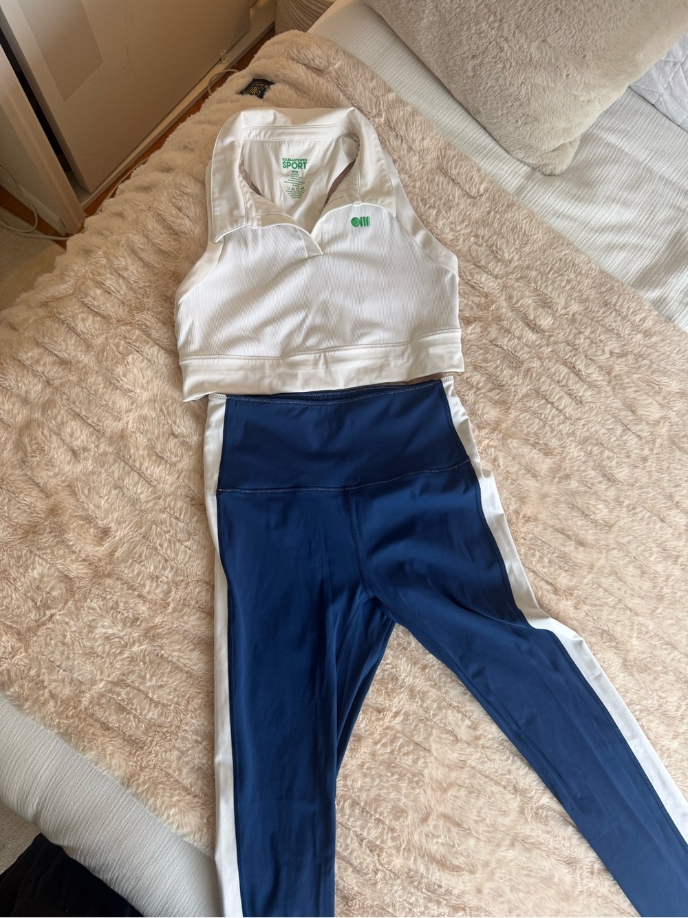 SOLID & STRIPED SPORT White and Navy Athletic Set